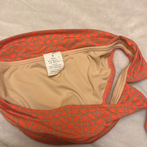 Bikini - Picture 2 of 3